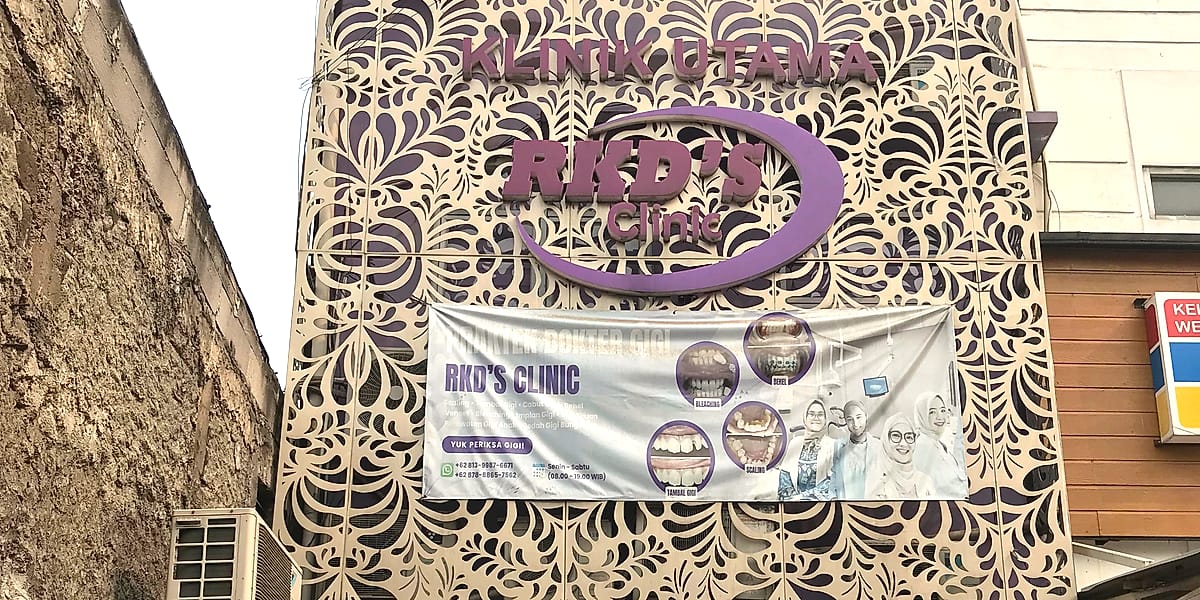 Foto tampak depan klinik